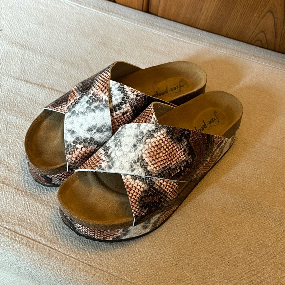 Free People Sidelines flat form